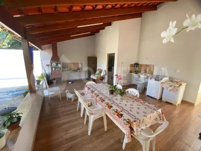 Casa com 3 Quartos à venda, 170m² no Laranjeiras, Uberlândia