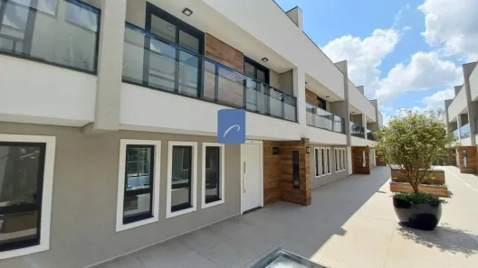 Casa de Condomínio com 3 Quartos à venda, 240m² no Santo Inácio, Curitiba
