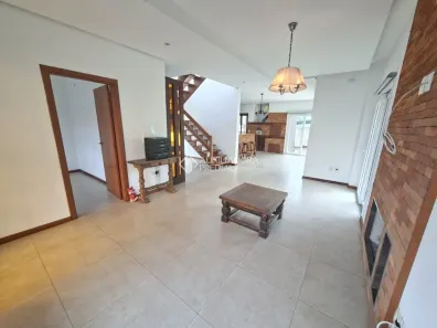 Casa de Condomínio com 4 Quartos para alugar, 175m² no Hípica, Porto Alegre