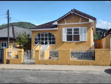 Casa com 3 Quartos à venda, 80m² no Castrioto, Petrópolis
