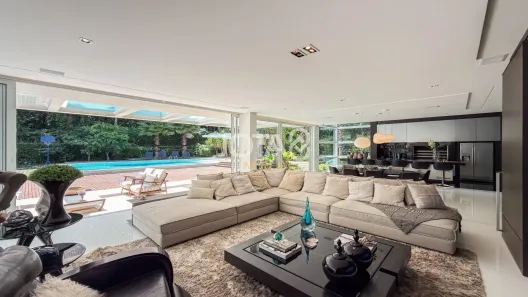 Casa de Condomínio com 4 Quartos à venda, 657m² no Cidade Industrial, Curitiba
