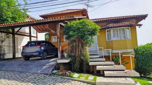Casa de Condomínio com 3 Quartos à venda, 242m² no Badu, Niterói