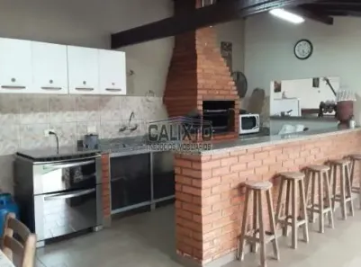 Casa com 3 Quartos à venda, 318m² no Jardim Patrícia, Uberlândia