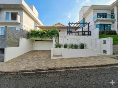 Sobrado com 3 Quartos à venda, 158m² no Pedra Branca, Palhoça