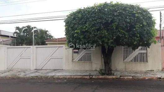 Casa com 3 Quartos à venda, 230m² no Jardim Monte Líbano, Campo Grande