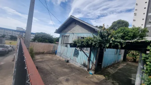Lote/Terreno à venda, 300m² no Barreiros, São José