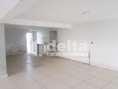Ponto Comercial com 1 Quarto à venda, 200m² no Tocantins, Uberlândia