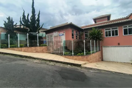 Casa com 4 Quartos à venda, 170m² no Santa Cecília, Barbacena