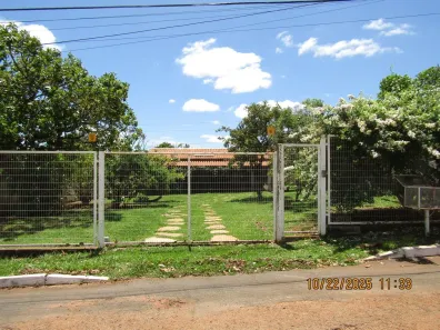 Casa de Condomínio com 2 Quartos à venda, 1000m² no Região dos Lagos, Brasília