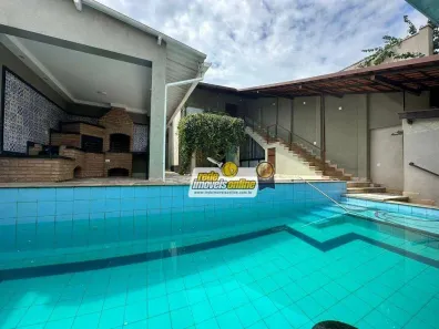 Casa com 3 Quartos para venda ou aluguel, 244m² no Universitário, Uberaba