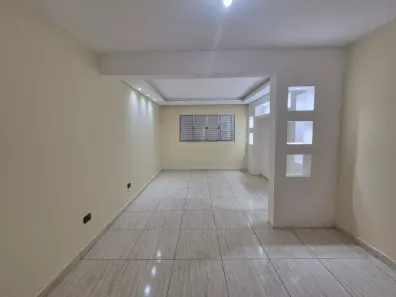 Casa com 3 Quartos para alugar, 70m² no Jardim Regina, São Paulo