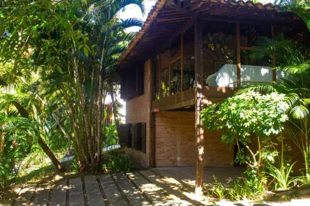 Casa de Condomínio com 4 Quartos à venda, 202m² no Feiticeira, Ilhabela