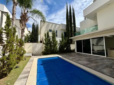 Casa de Condomínio com 4 Quartos à venda, 300m² no Morada da Colina, Uberlândia