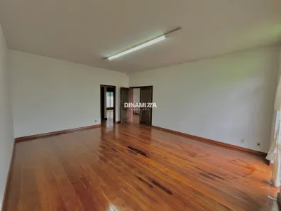 Casa com 5 Quartos para alugar, 479m² no São Sebastião, Uberaba