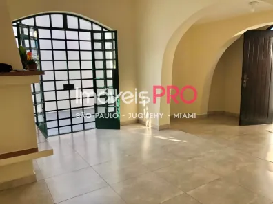 Casa com 3 Quartos para alugar, 202m² no Vila Cordeiro, São Paulo