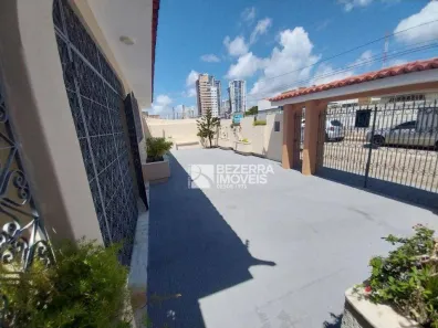 Casa com 3 Quartos à venda, 230m² no Lagoa Nova, Natal