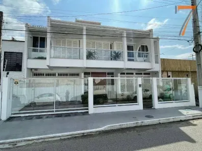 com 4 Quartos para alugar, 368m² no Campinas, São José