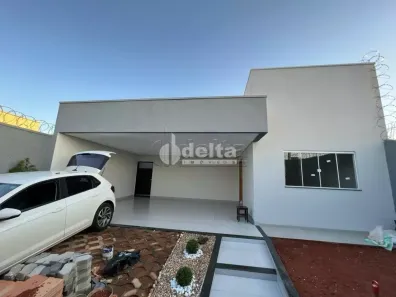 Casa com 3 Quartos à venda, 150m² no Novo Mundo, Uberlândia