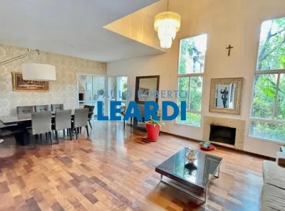 Casa de Condomínio com 5 Quartos à venda, 350m² no Santo Amaro, São Paulo