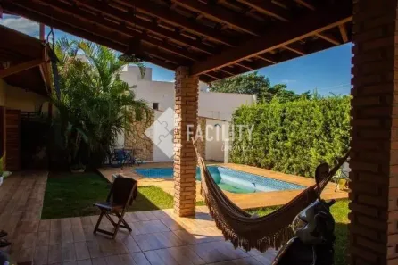 Casa com 2 Quartos à venda, 180m² no Parque Rural Fazenda Santa Cândida, Campinas