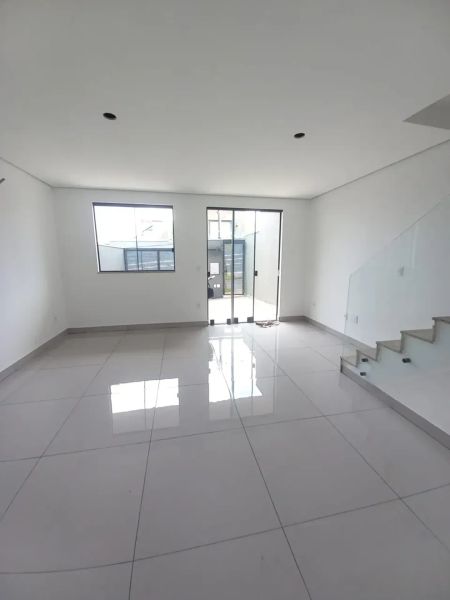 Casa com 3 quartos — Santa Amélia, Belo Horizonte