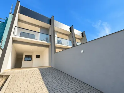 Sobrado com 3 Quartos à venda, 207m² no Floresta, Joinville