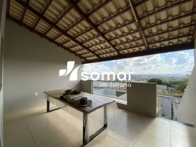 Casa com 3 Quartos para alugar, 100m² no Padre Eustáquio, Divinópolis