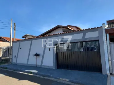 Casa com 3 Quartos à venda, 218m² no Jardim García, Campinas