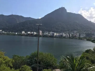 Apartamento com 4 Quartos para alugar, 210m² no Lagoa, Rio de Janeiro