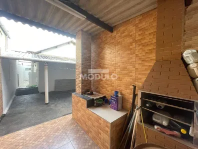 Casa com 3 Quartos à venda, 160m² no Laranjeiras, Uberlândia