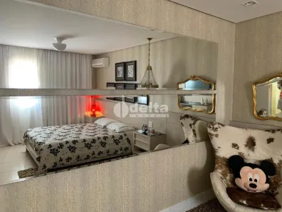Apartamento com 4 Quartos à venda, 187m² no Fundinho, Uberlândia
