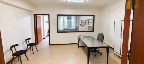Sala Comercial com 2 Quartos à venda, 49m² no Rio Branco, Porto Alegre
