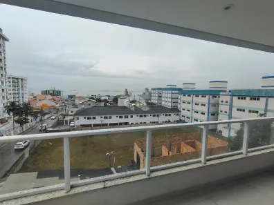 Apartamento com 2 Quartos à venda, 93m² no Barreiros, São José