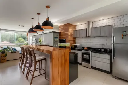 Apartamento com 2 Quartos para alugar, 95m² no Praia dos Amores, Balneário Camboriú