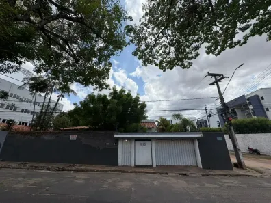 Casa com 4 Quartos para venda ou aluguel, 208m² no Campestre, Teresina