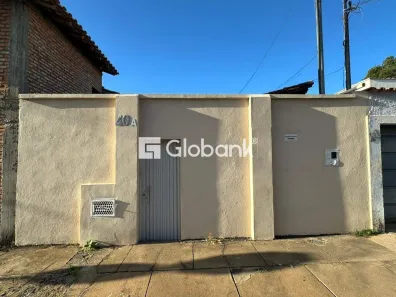 Casa com 3 Quartos para alugar, 70m² no Todos os Santos, Montes Claros