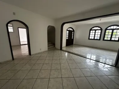 Casa com 5 Quartos à venda, 300m² no Centro de Vila Velha, Vila Velha